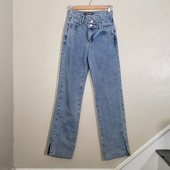 The Kript Denim - The Kript Lightwashed Crossover Jeans